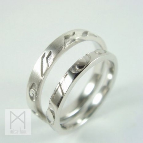 ２つ合わせて１つのデザインに！数字モチーフの結婚指輪（マリッジリング・ペアリング）オーダーメイド【初想】～Hatsukoi~