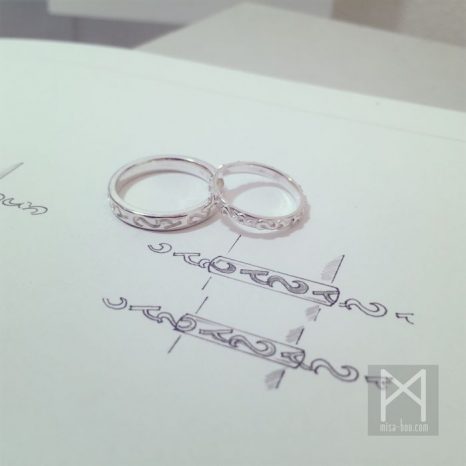 イニシャルデザインのカジュアルマリッジリング-結婚指輪-シルバーVer.